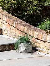 Bramdean Round Planter 23.5 cm Brown