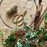 Christmas Decorating | 5 Steps to Make a Festive Wreath