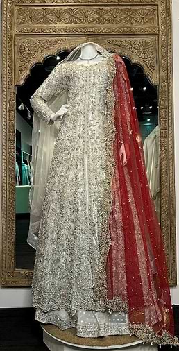 Mehru DHAAGAY FASHIONS D COR