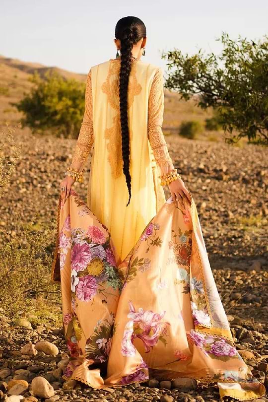 Sana Safinaz Luxury Lawn 2023 - 010B - Image 5