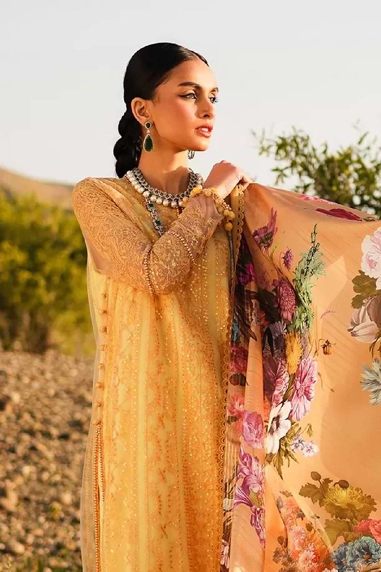 Sana Safinaz Luxury Lawn 2023 - 010B - Image 2
