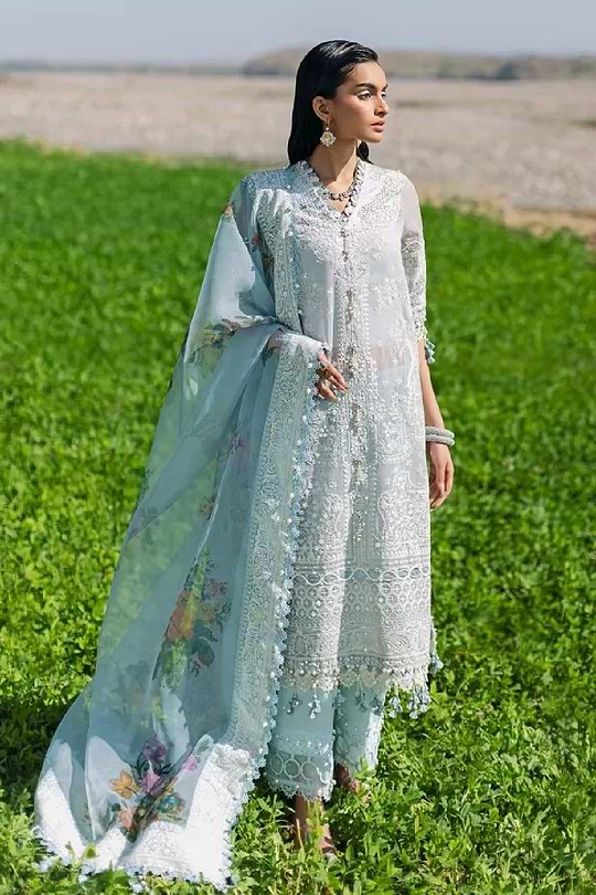 Sana Safinaz Luxury Lawn 2023 - 05B