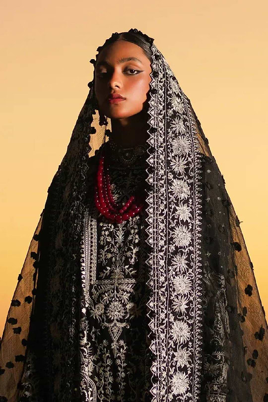 Sana Safinaz Luxury Lawn 2023 - 08A - Image 2