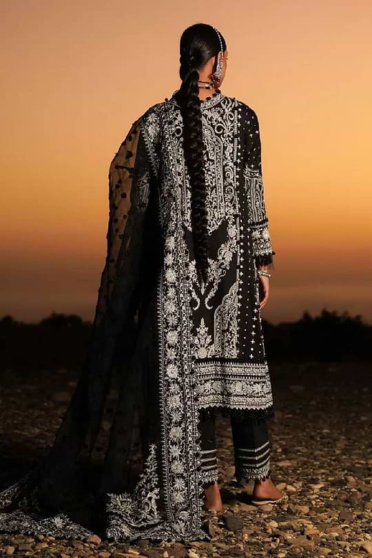 Sana Safinaz Luxury Lawn 2023 - 08A - Image 4
