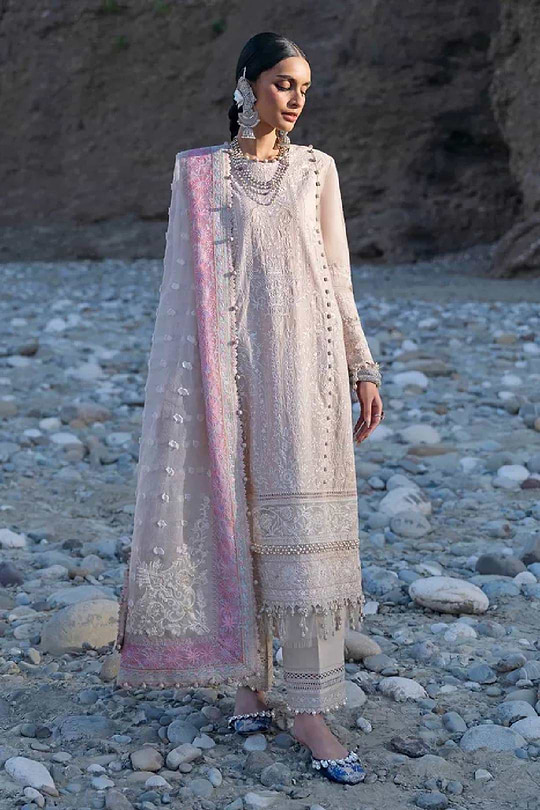 Sana Safinaz Luxury Lawn 2023 - 08B