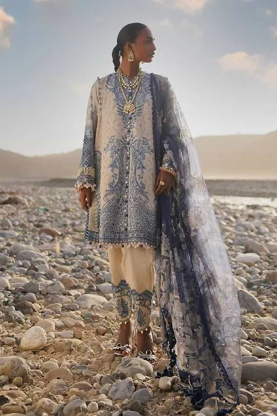 Sana Safinaz Luxury Lawn 2023 - 012B - Image 2