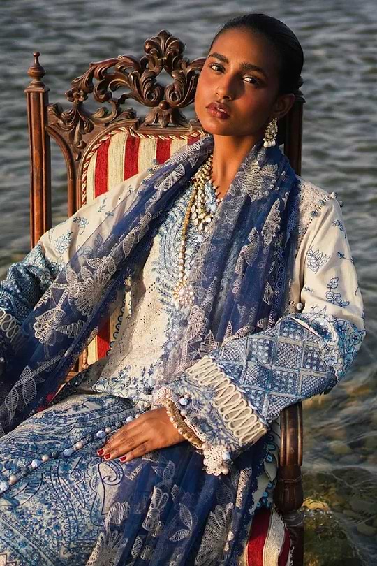 Sana Safinaz Luxury Lawn 2023 - 012B - Image 5