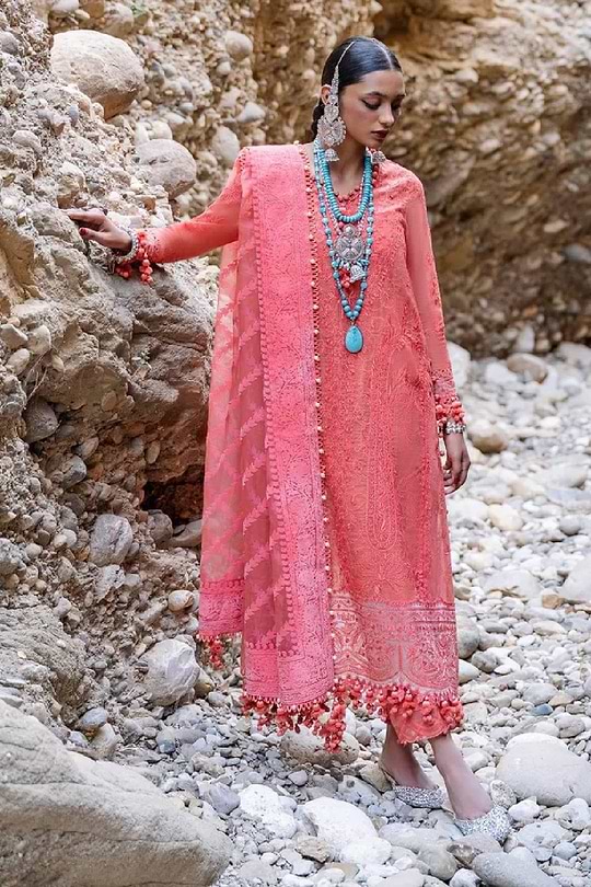 Sana Safinaz Luxury Lawn 2023 - 03A - Image 5