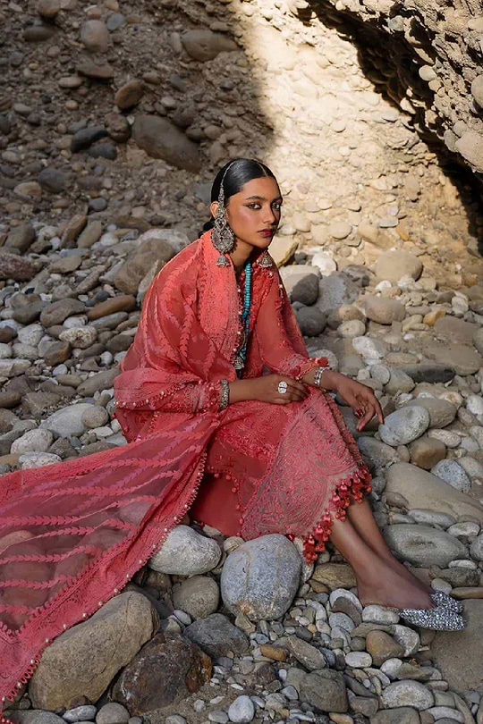 Sana Safinaz Luxury Lawn 2023 - 03A - Image 2