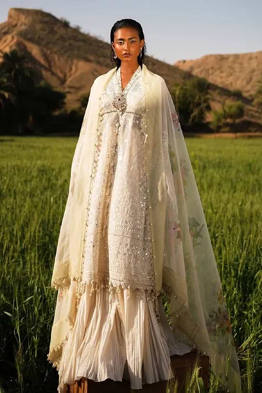 Sana Safinaz Luxury Lawn 2023 - 05A - Image 2