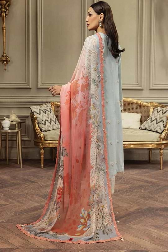 Zunaira 02 - Anaya Luxury Festive Lawn 2023 - Image 4