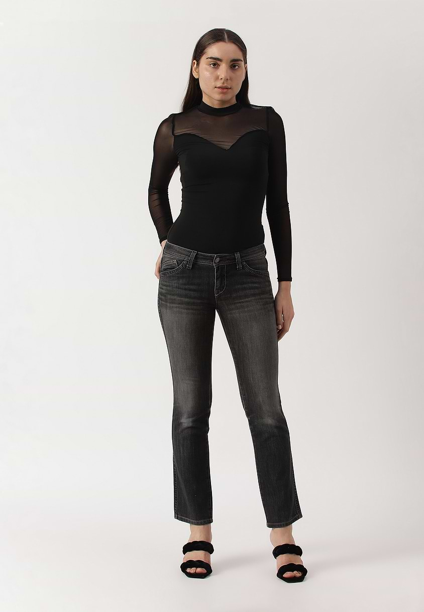 UnWaste Pledge | Grey Low Rise Cropped Slim Jeans