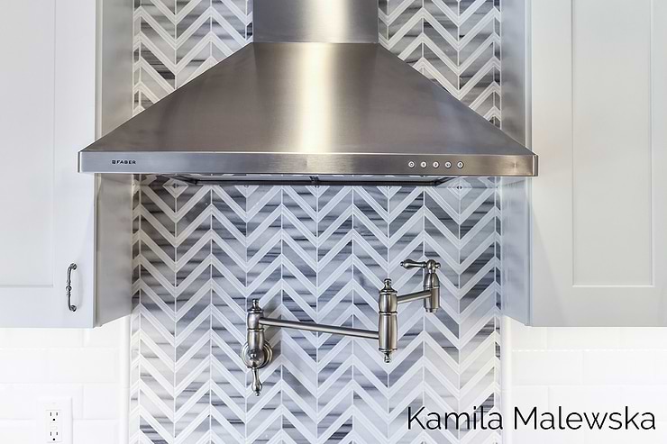 By Kamila Molewsko - Monarch Cipollino with thassos strips 