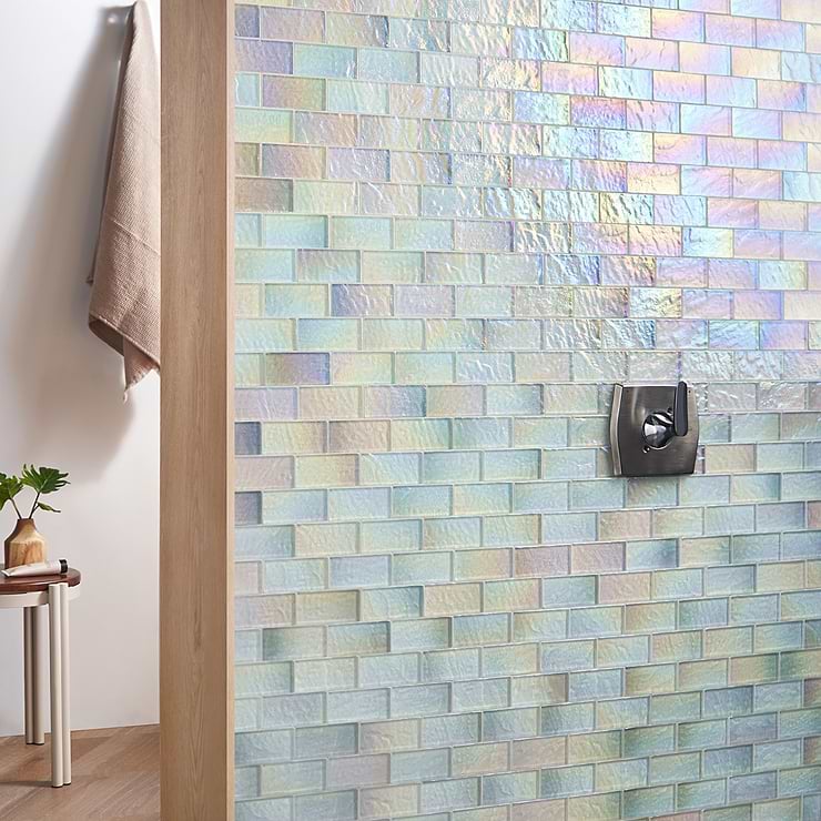 Splash Glacier White 2x4 Polished Glass Mosaic; in White Glass; for Backsplash, Kitchen Wall, Wall Tile, Bathroom Wall, Shower Wall, Outdoor Wall, Pool Tile; in Style Ideas Beach, Contemporary, Industrial, Mediterranean, Transitional, Tropical, Whimsical