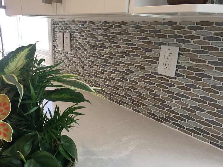 Apex Silver Dawn 1x3 Glass Wall Polished Mosaic Tile