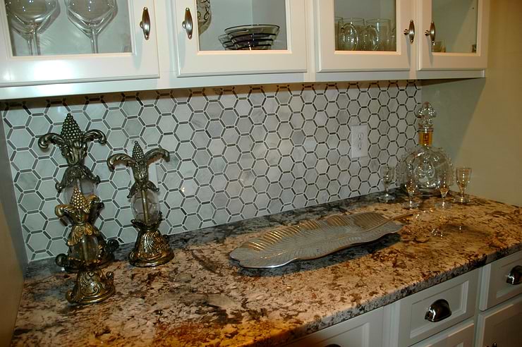 Florentine Asian Statuary With Athens Gray_Kitchen Installation