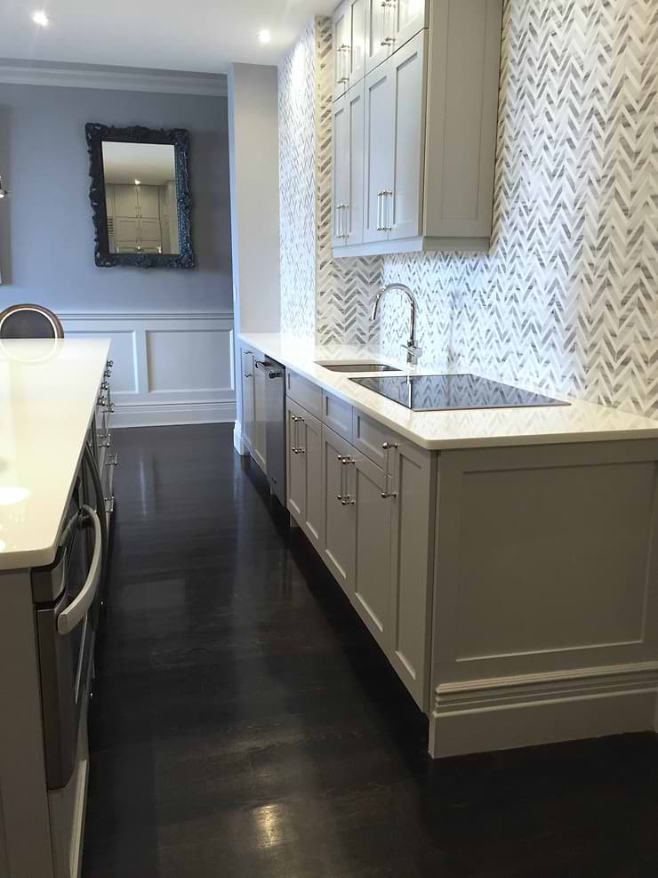 Monarch Cipollino With Thassos Strips Herringbone Polished Marble Tile