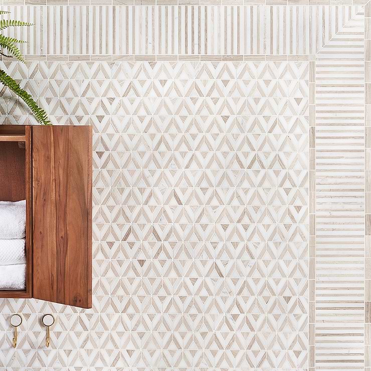 Monroe Border Asian Statuary and Beige 7.87x8.30 Mosaic; in Beige + White  Marble ; for Backsplash, Floor Tile, Kitchen Floor, Kitchen Wall, Wall Tile, Bathroom Floor, Bathroom Wall, Shower Wall, Shower Floor, Outdoor Floor, Outdoor Wall, Commercial Floor, Pool Tile; in Style Ideas Beach, Cottage, Farmhouse, Mediterranean, Mid Century, Transitional