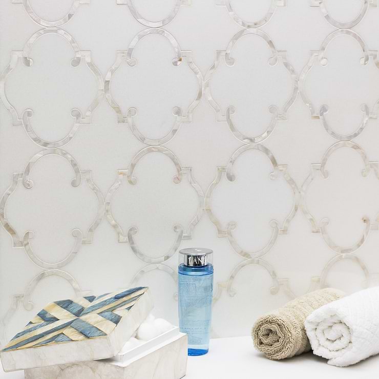 Highland Marrakesh White Arabesque Polished Marble & Pearl Mosaic; in White Thassos + White Thassos; for Backsplash, Kitchen Wall, Wall Tile, Bathroom Wall, Shower Wall; in Style Ideas Mid Century, Traditional, Transitional