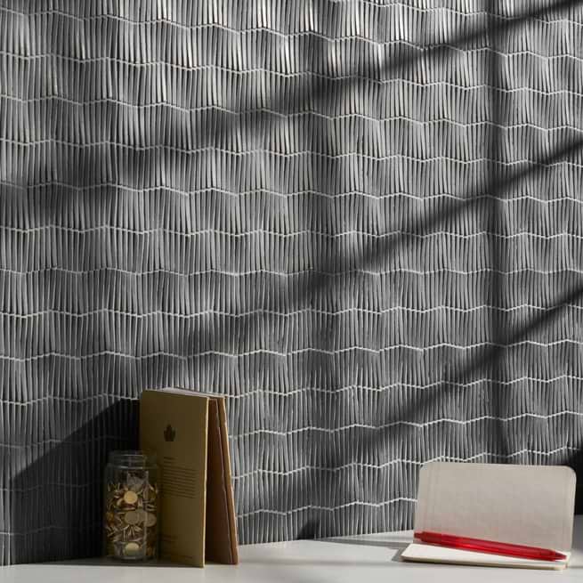 Resin mosaic with 3D texture