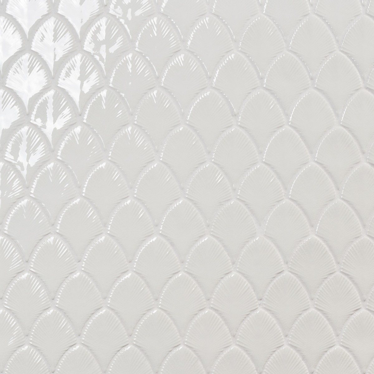 Nabi Fishscale Glacier White 3x4" Crackled Glossy Glass Mosaic Tile