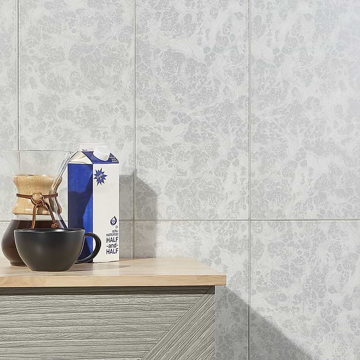 Vetrite Resham Glacial 9x18 Polished Glass Tile