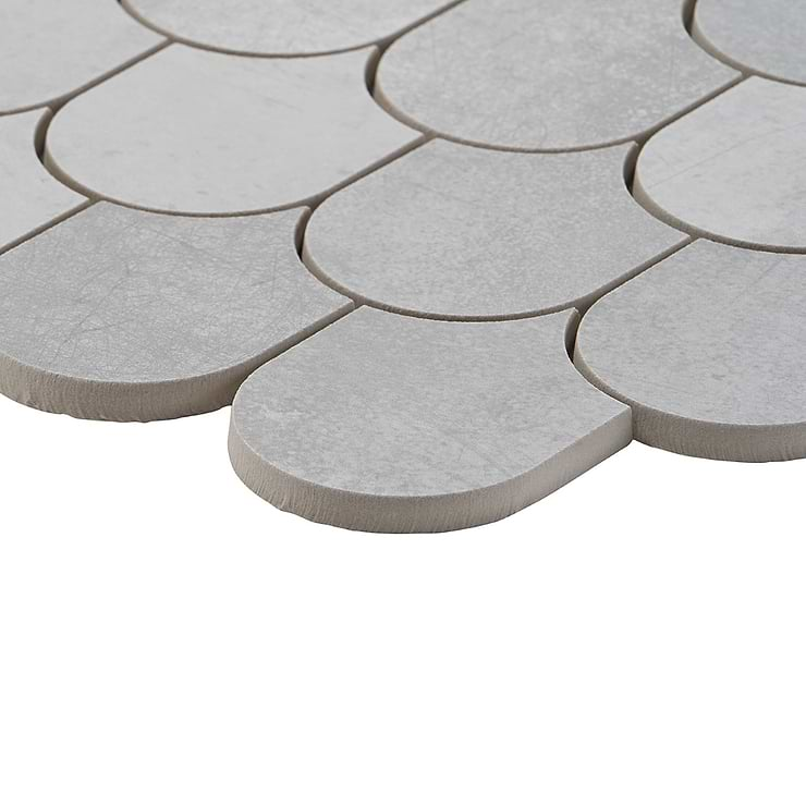 Bond Excalibur Medium Gray Fishscale Plume Matte Porcelain Mosaic Tile