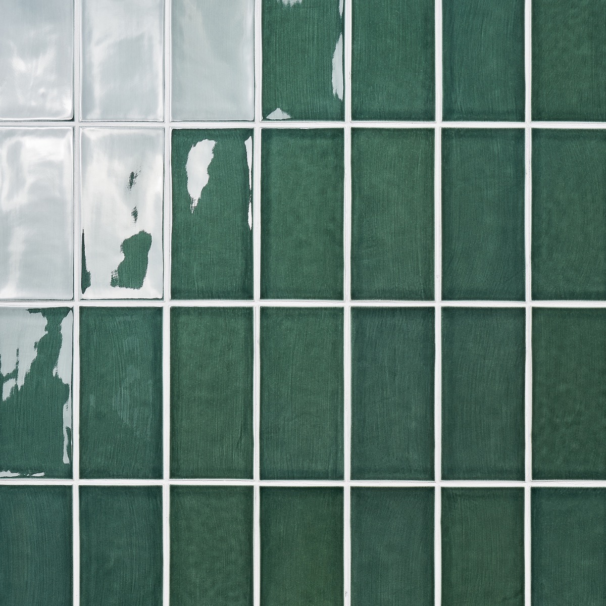 Nabi Glass Deep Emerald Green 4.5x9 Subway Polished Glass Tile