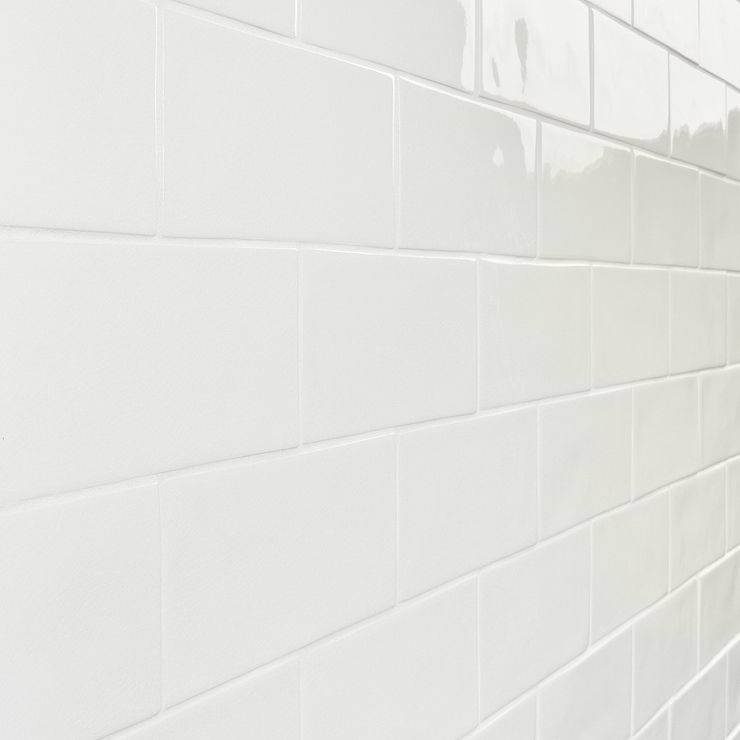 Nabi Subway Glacier White 4.5x9 Crackled Glossy Glass Tile