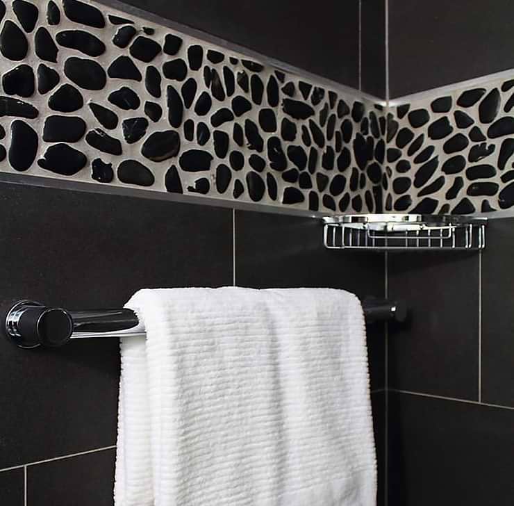 Cobblestone Black Sliced Pebble Honed Mosaic Tile