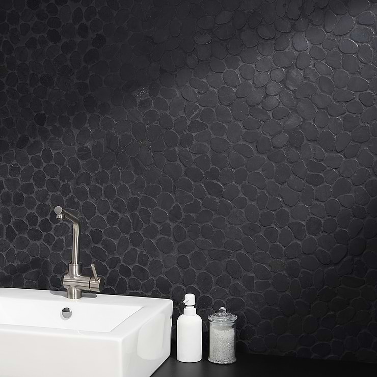 Nature Alor Black Round Pebble Mosaic