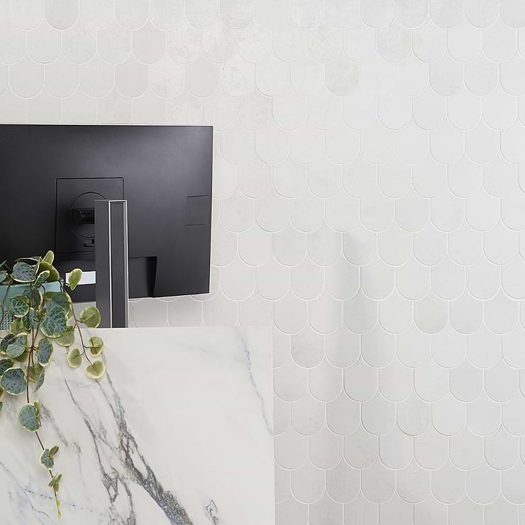 Bond Palladium Light Gray Fishscale Plume Matte Porcelain Mosaic Tile