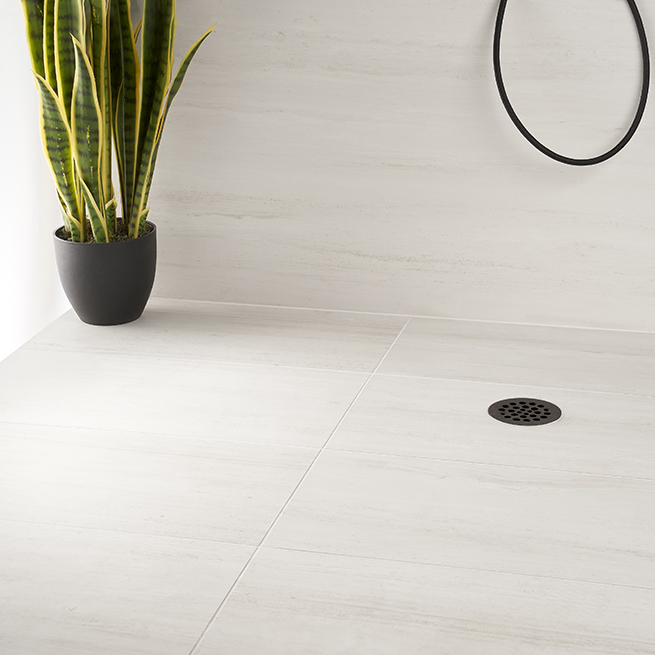 Natural travertine look in porcelain tile