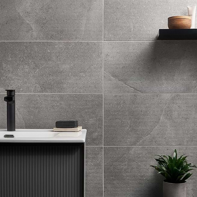 Impeccable limestone-look in porcelain