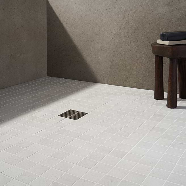 Impeccable limestone-look in porcelain