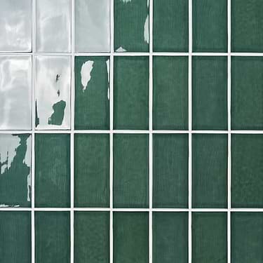Nabi Deep Emerald Green 4.5x9 Subway Polished Glass Tile - Sample