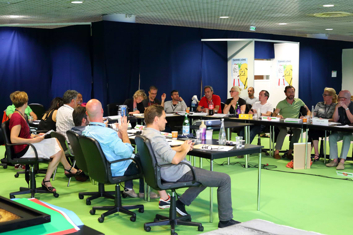 カンヌに行ったというよりは、
カンヌの会議室に行った