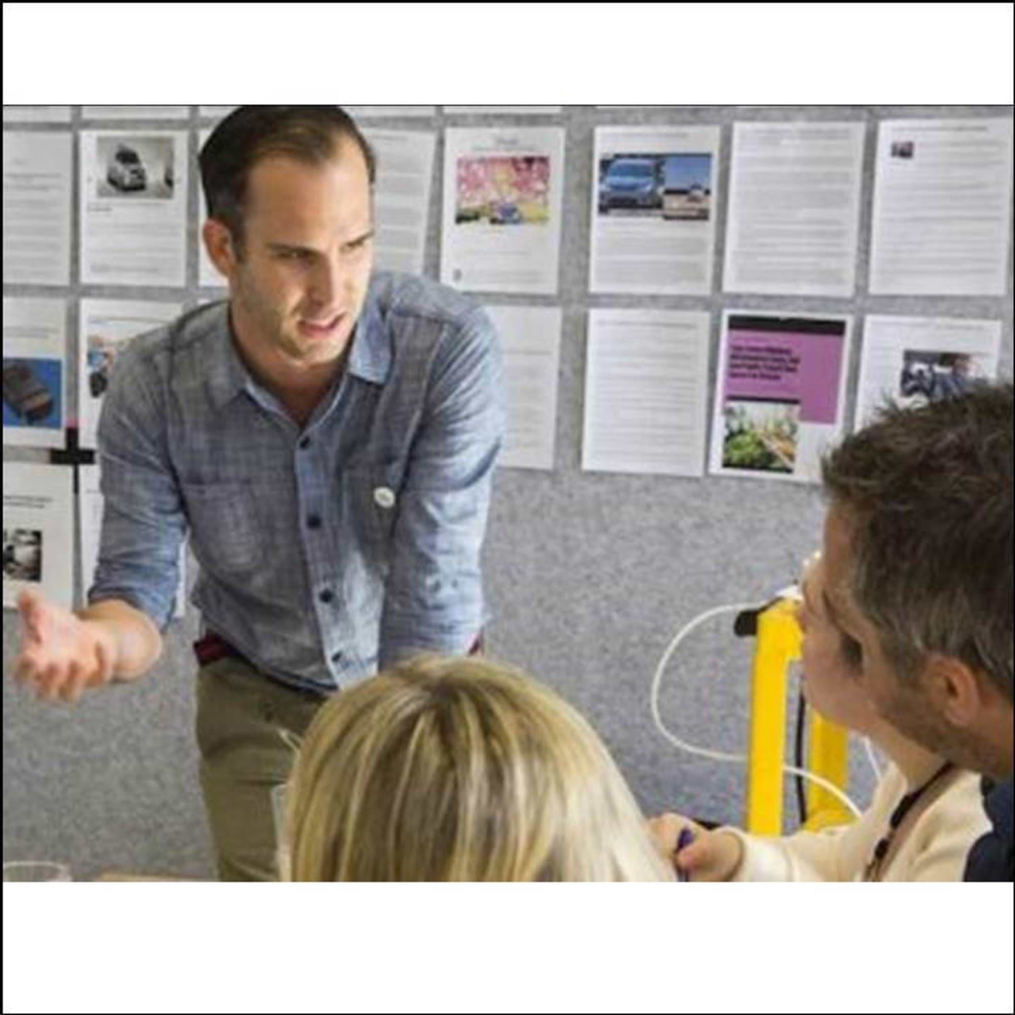 デザイン視点からのイノベーションを学ぶ経営者たち