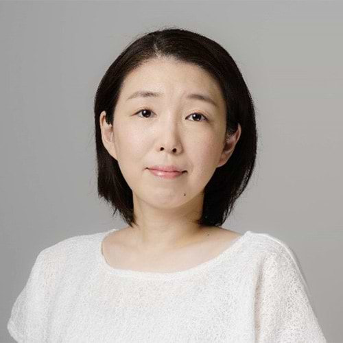 白岩 佳子