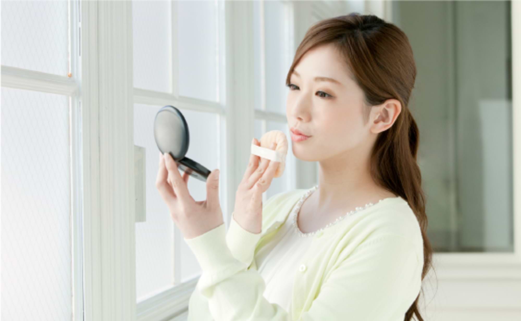 オンラインで買う→試す→売る。多様化するコスメの消費行動