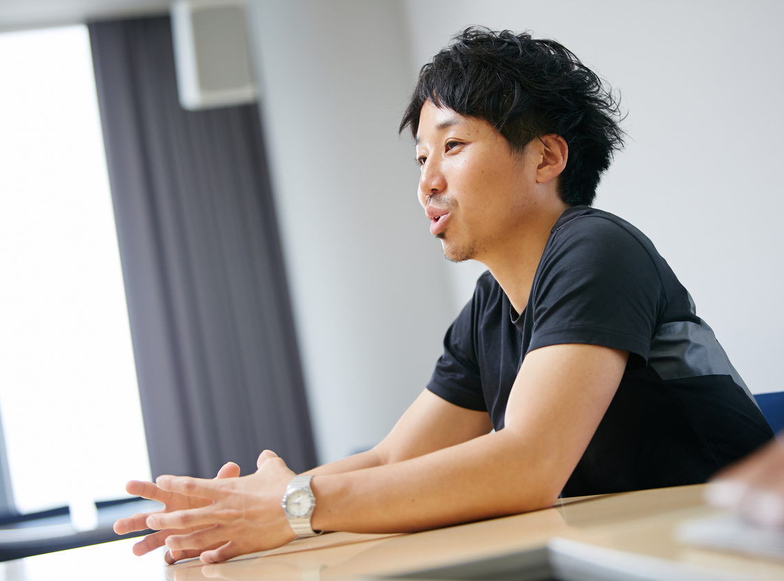 手を差し伸べ合う社会へ