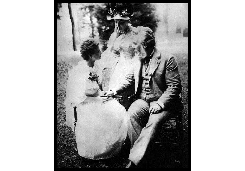 3月3日は「耳の日」。ヒアラブルは「目」と「手」を自由にする