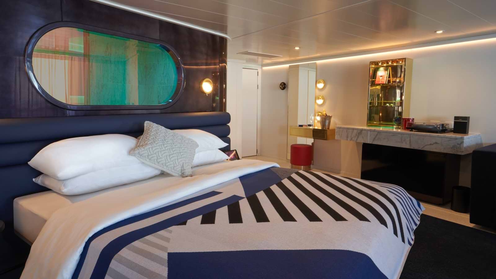Upgraded amenities, RockStar agent, exclusive access to Richard’s Rooftop (and much more) — suite dreams really are made of this.