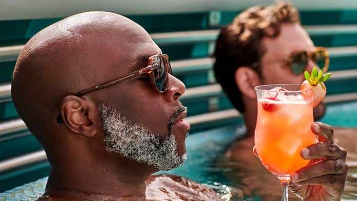 01.updated - exclusively-adult-IMG-SCL-2021-FNB-gym-tonic-pool-drinks-5043-UNCROPPED