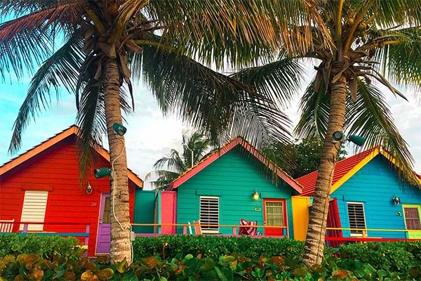 Bimini port guide image: colorful houses