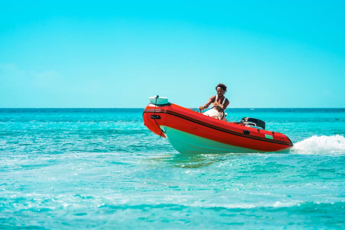 Mini Speedboat and Snorkeling Escape St.Kitts