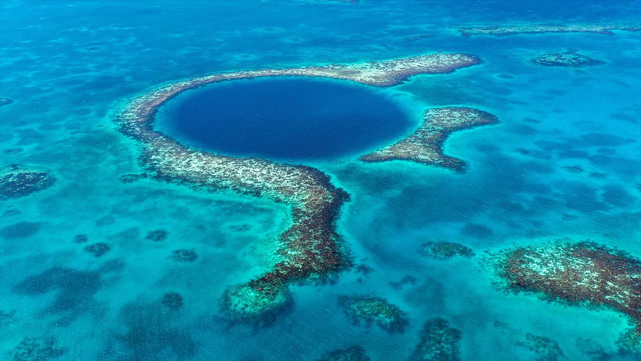 Great Blue Hole of Belize 