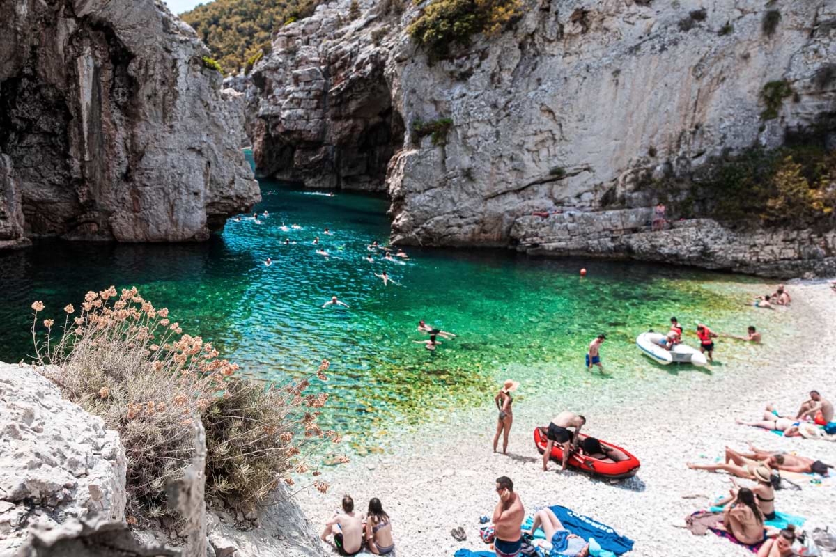 Vis Island & Blue Cave Boat Tour in Split