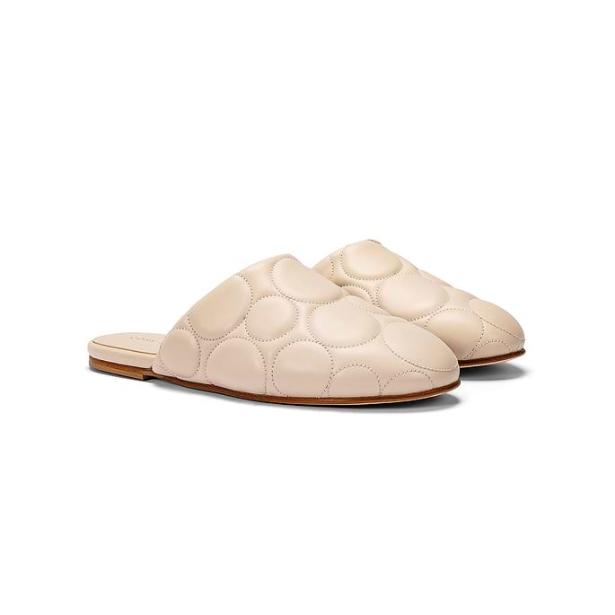 HM503-Slippers-mod.-Macaroon-Latte-macchiato-diagonal