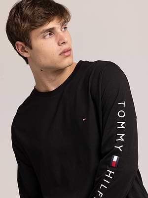 TOMMY HILFIGER long sleeve t shirt black חולצה ארוכה בצבע שחור עם רקמת המותג בשרוול SLIM FIT - L